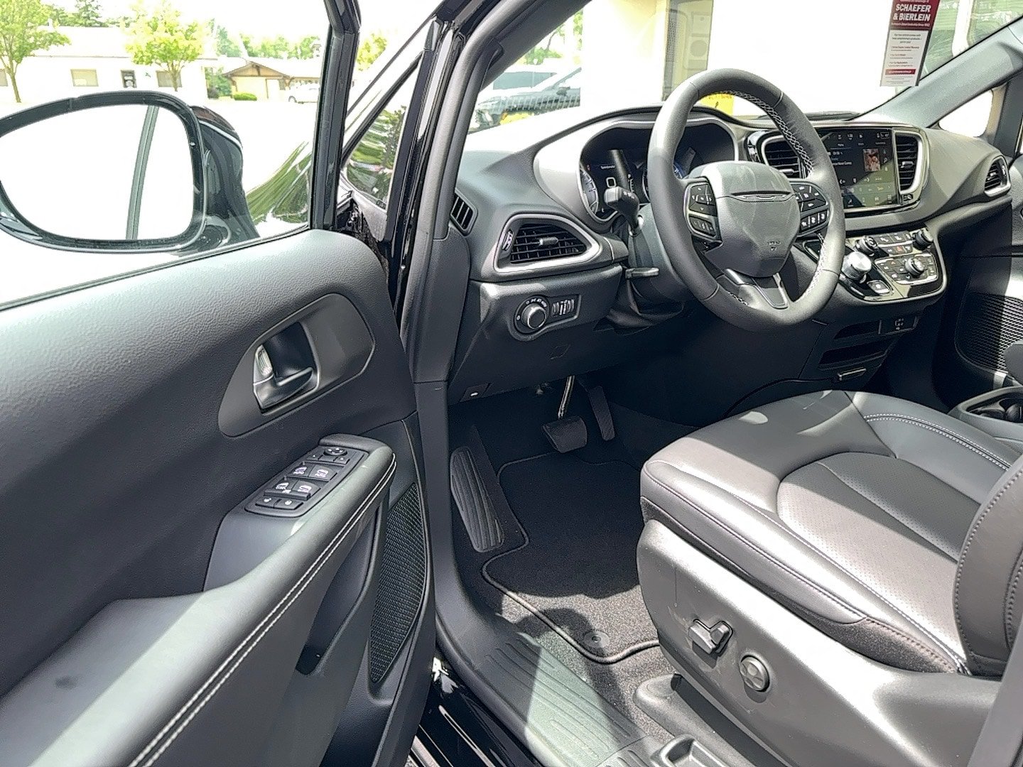 New 2027 Chrysler Pacifica LX FWD image 16