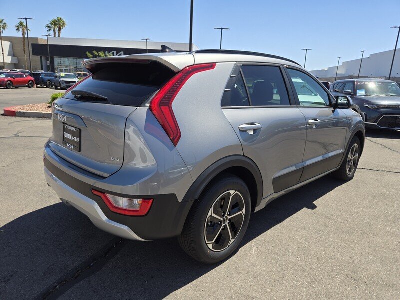 New 2026 Kia Niro LX FWD image 3