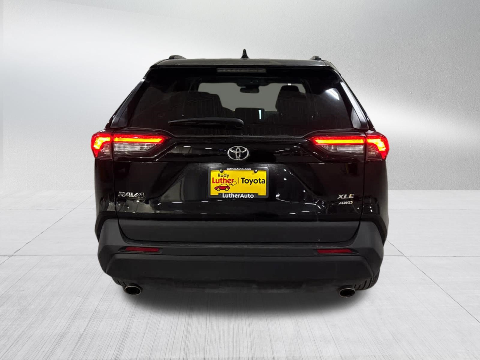 Used 2025 Toyota RAV4 XLE AWD/4WD image 5