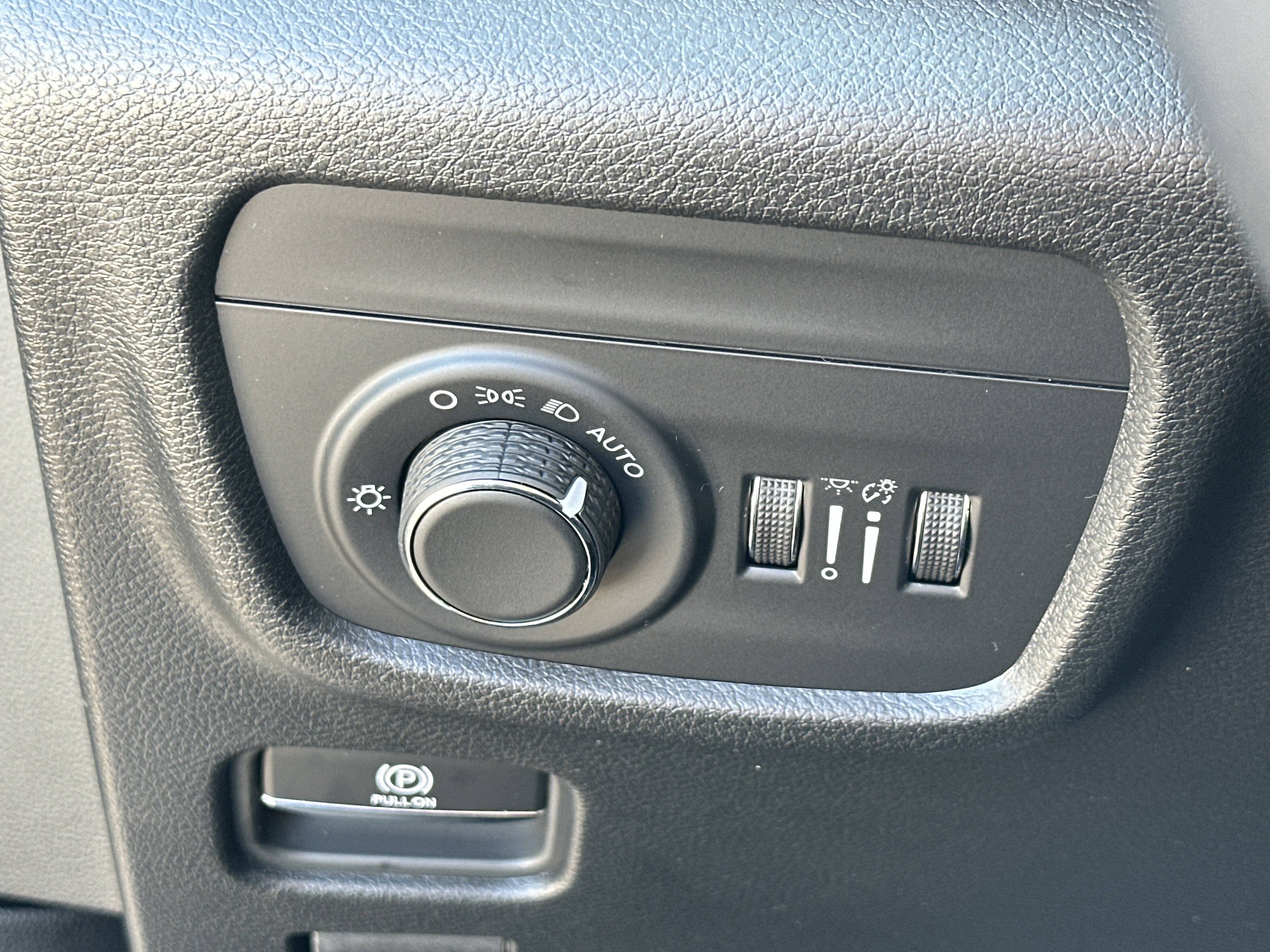 New 2026 Jeep Grand Cherokee Altitude AWD/4WD image 11