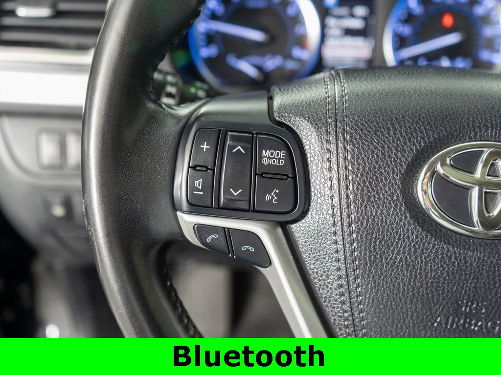 Used 2018 Toyota Highlander SE image 16