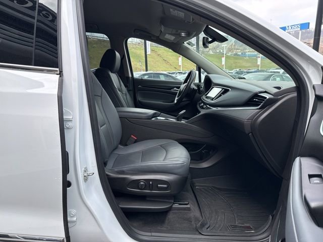 Used 2020 Buick Enclave Essence w/ Sound and Sites Package image 27