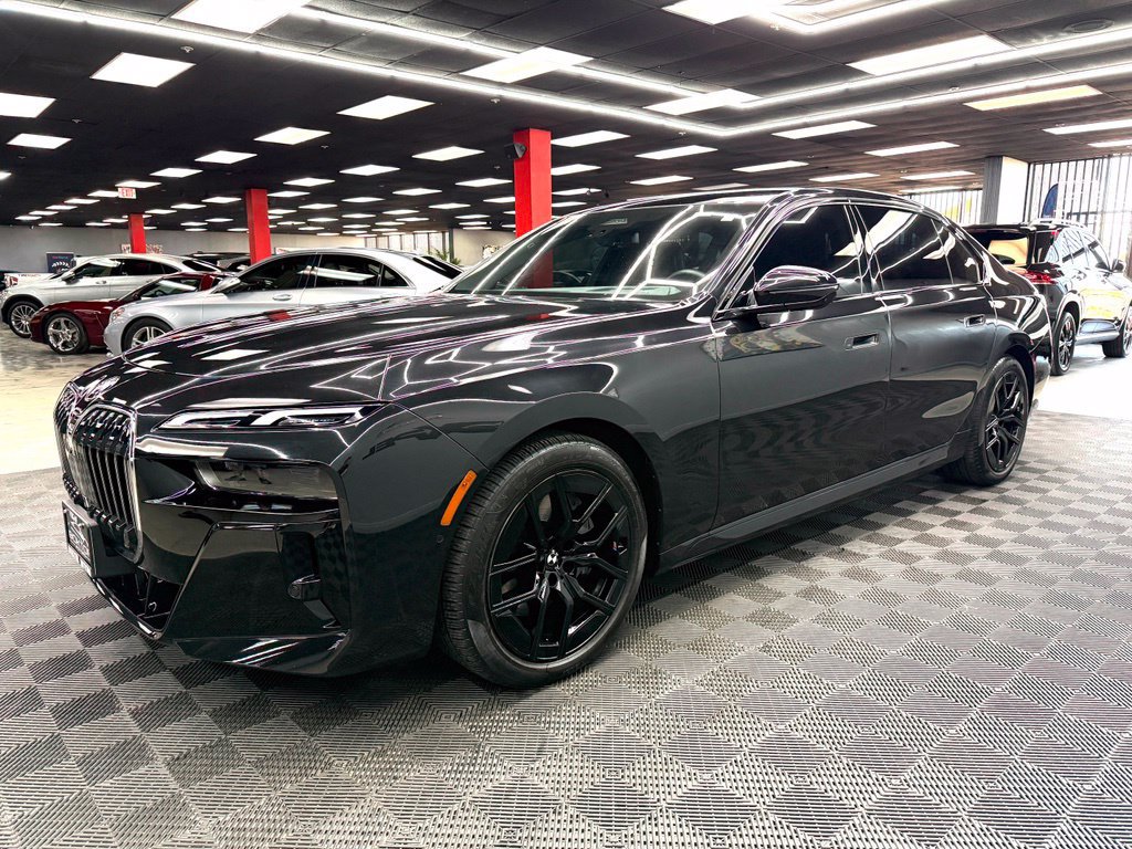 Used 2026 BMW 740i xDrive AWD/4WD image 8