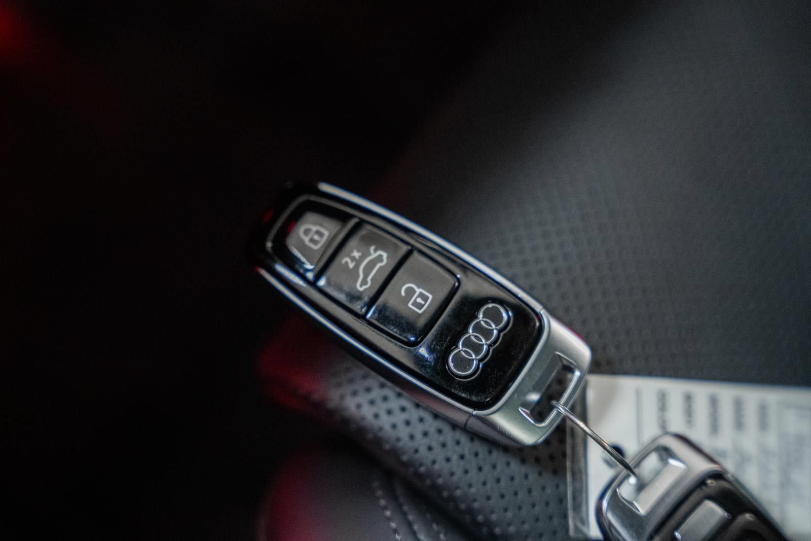Used 2024 Audi RS e-tron GT w/ Carbon Performance Package AWD/4WD image 40