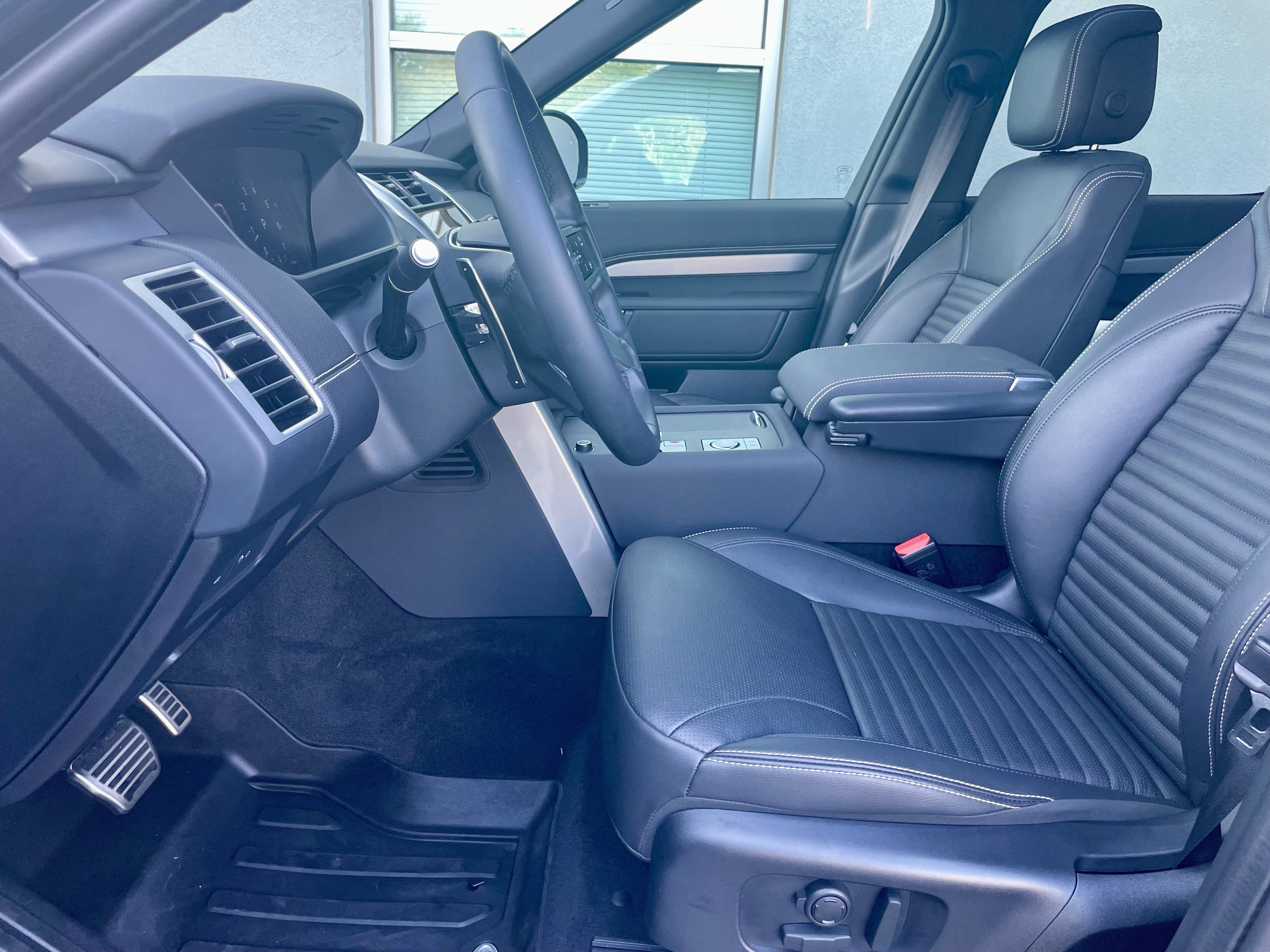 Certified 2025 Land Rover Discovery Dynamic SE AWD/4WD image 14