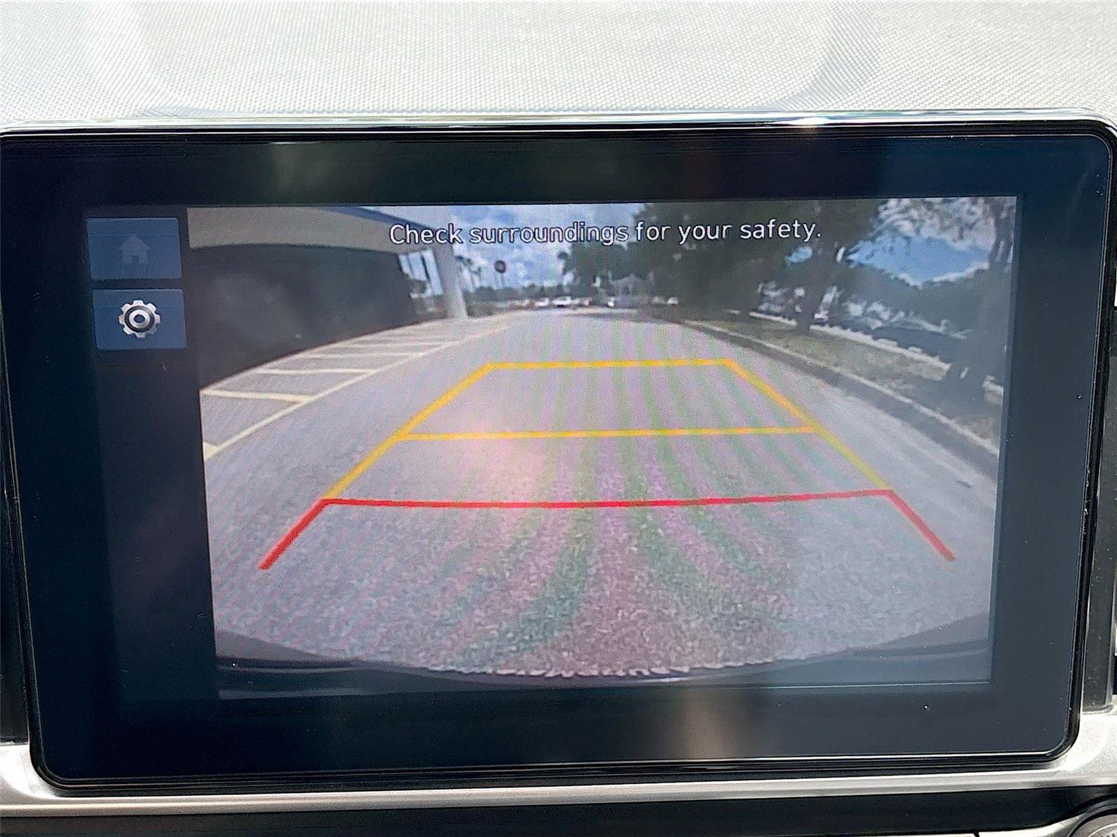 Used 2025 Hyundai Venue SEL FWD image 13