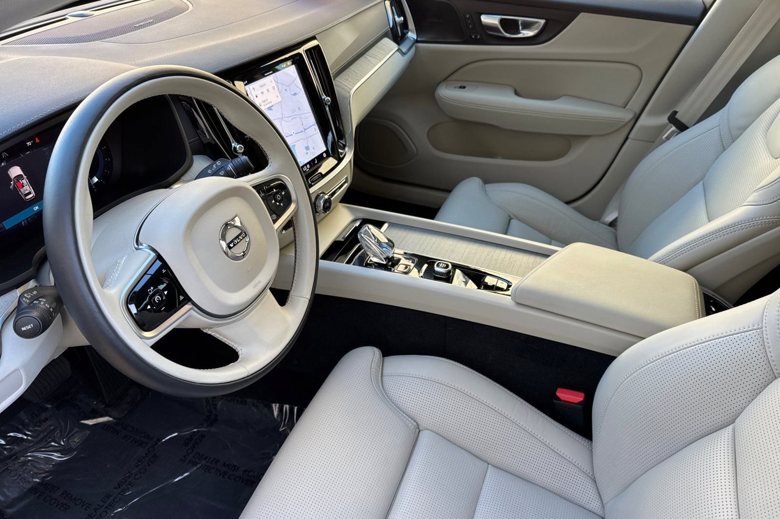 Used 2025 Volvo V60 B5 Cross Country Ultra w/ Protection Package Premier image 9