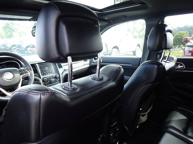 Used 2017 Jeep Grand Cherokee Limited image 16