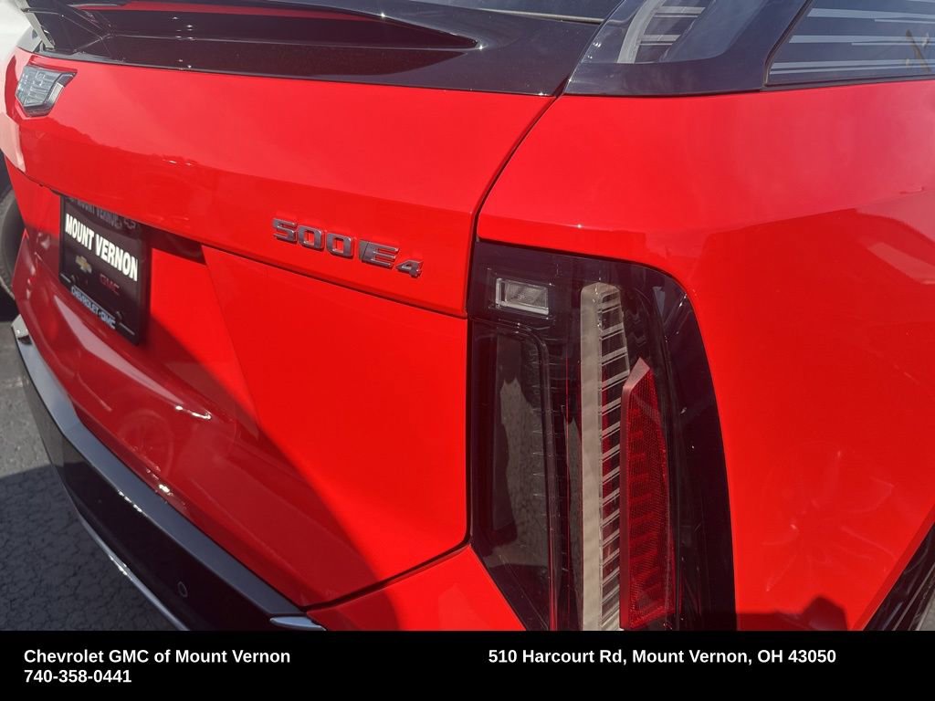 Used 2025 Cadillac Optiq Sport 1 w/ LPO, ONYX Package image 8