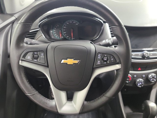 Used 2019 Chevrolet Trax LT w/ LT Convenience Package FWD image 22