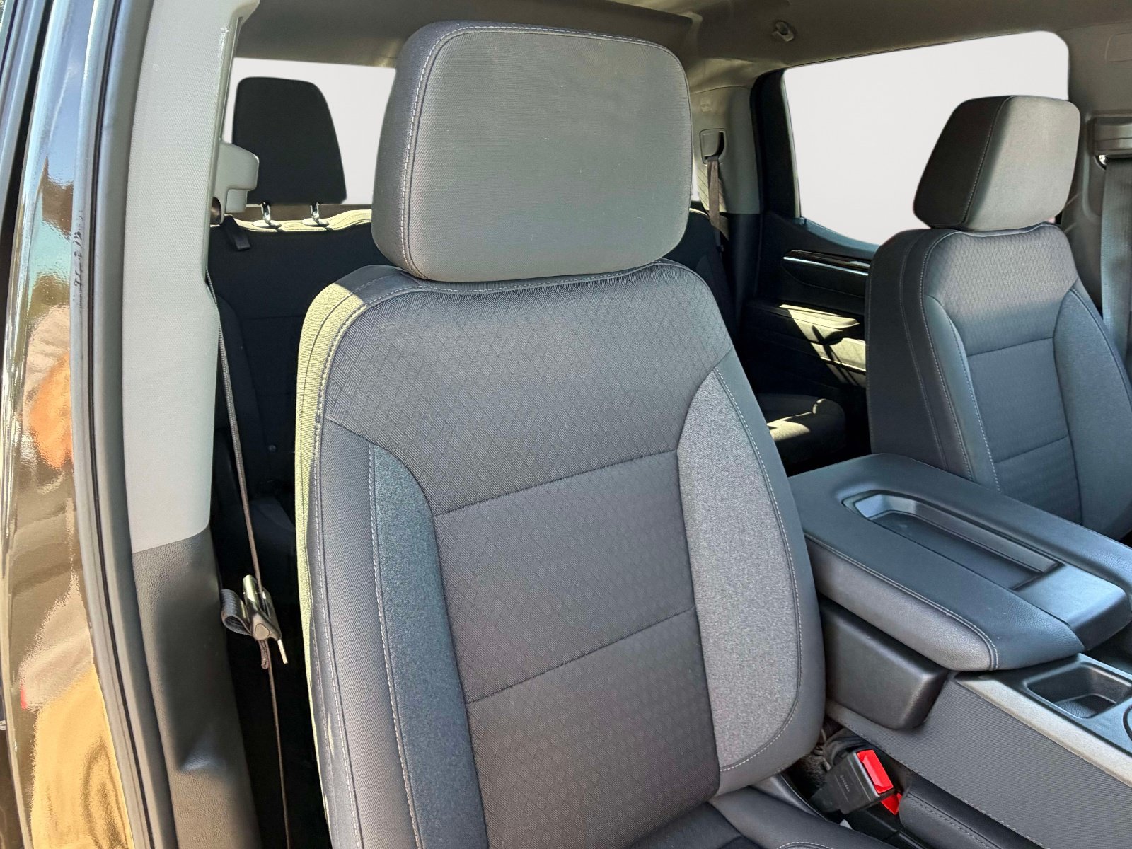 Used 2023 Chevrolet Silverado 1500 LT AWD/4WD image 28