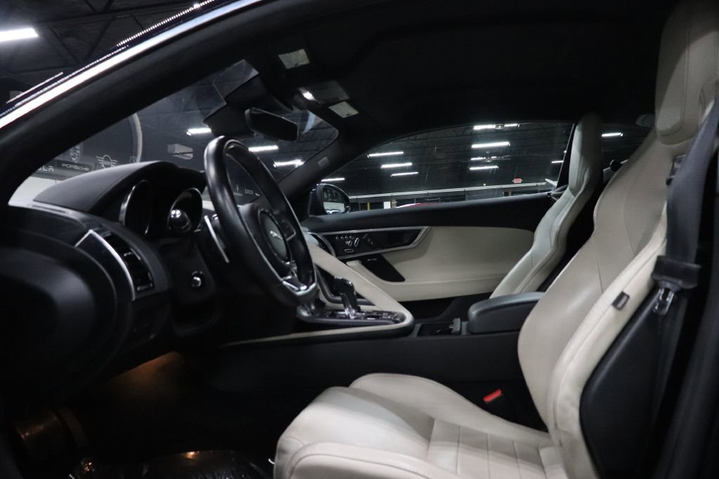 Used 2020 Jaguar F-TYPE image 9