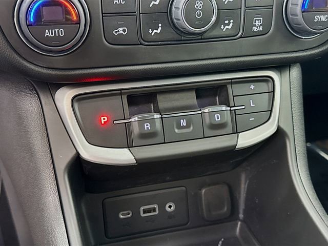 Used 2023 GMC Terrain SLE w/ Driver Convenience Package FWD image 15
