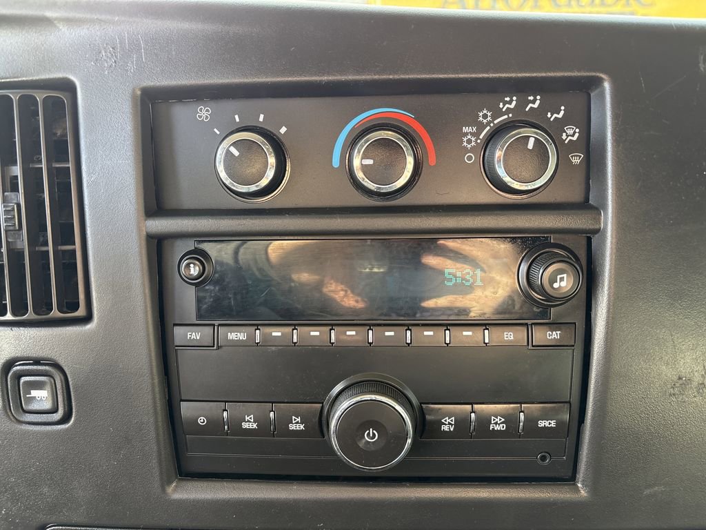 Used 2015 GMC Savana 3500 Extended image 15