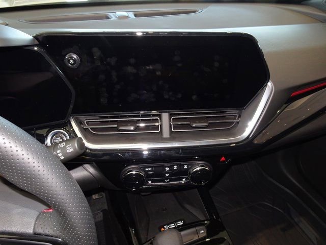 New 2026 Chevrolet Trax RS w/ Sunroof Package image 9