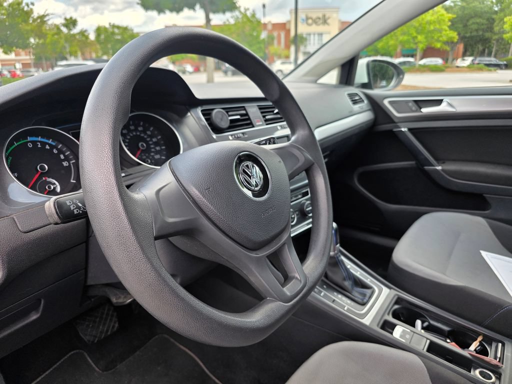 Used 2016 Volkswagen e-Golf SE w/ DC Fast Charging Package FWD image 15