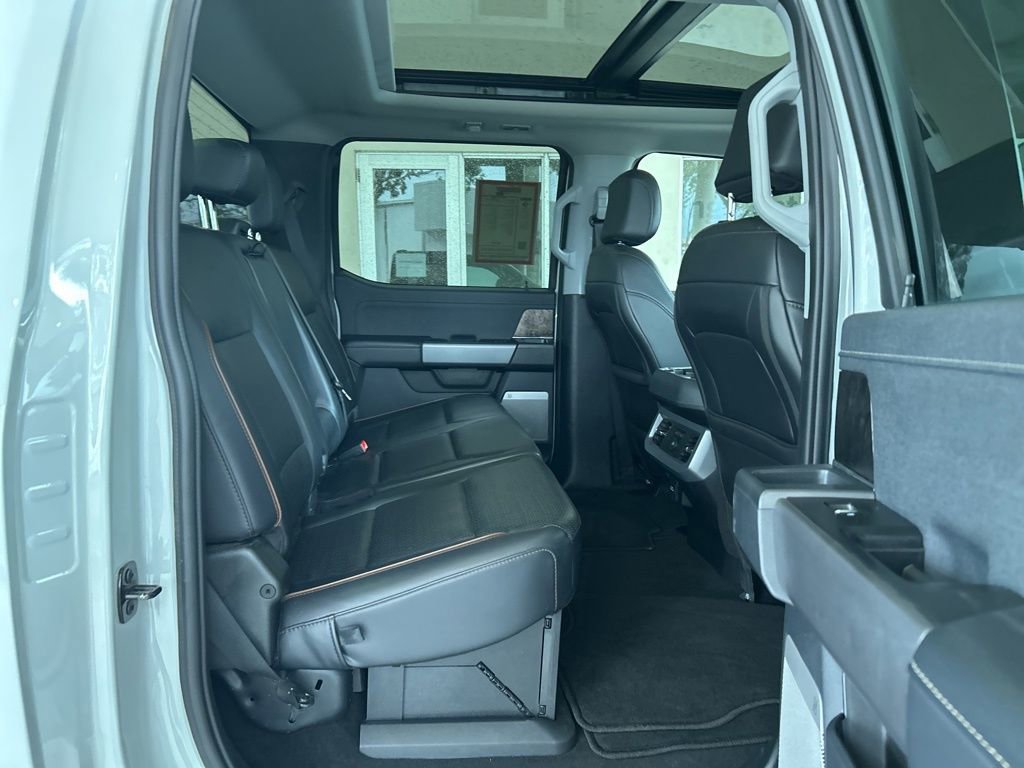 Used 2025 Ford F350 Lariat image 28