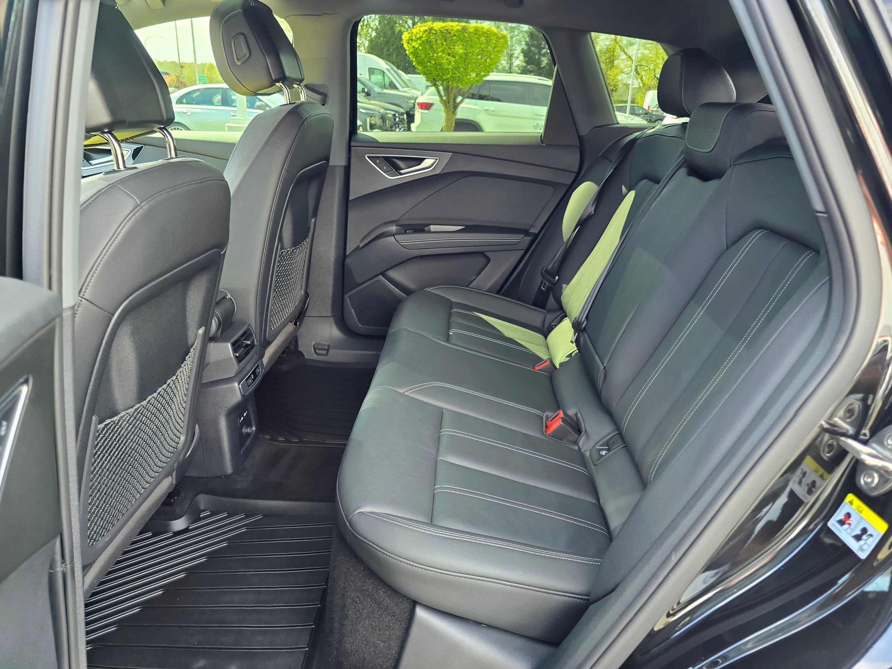 Used 2025 Audi Q4 e-tron Premium w/ Convenience Package AWD/4WD image 18