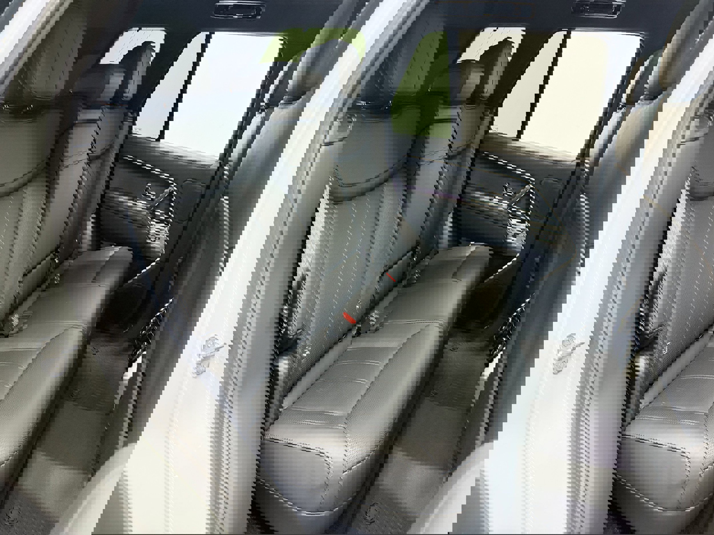 Used 2023 Land Rover Range Rover SE image 24