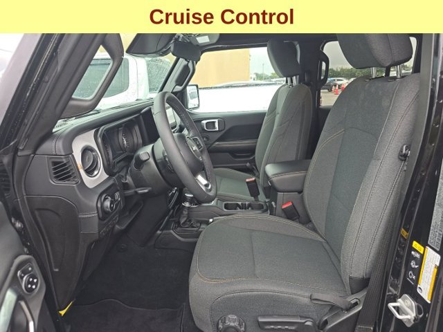 Used 2026 Jeep Wrangler Unlimited Sahara AWD/4WD image 11