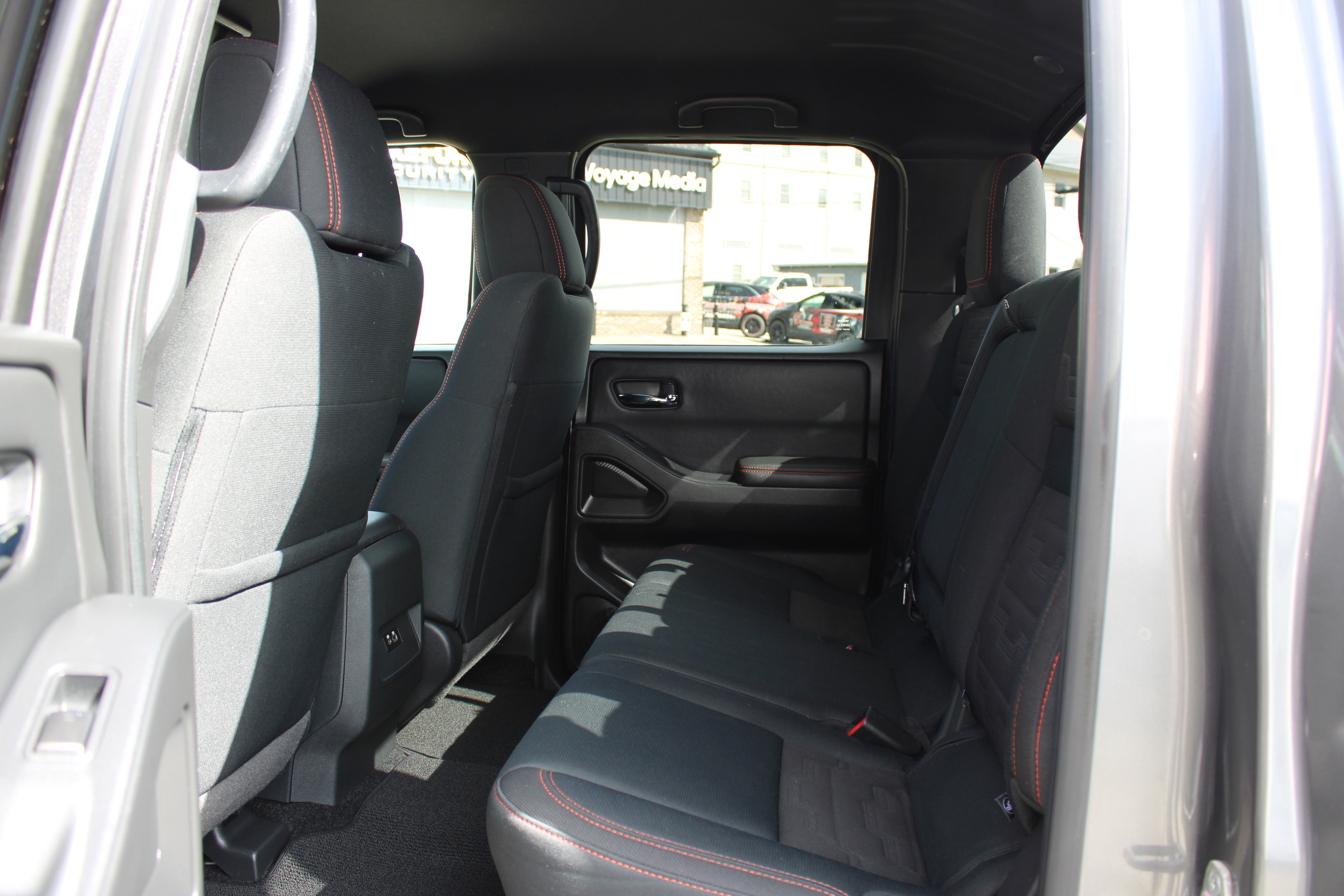 Certified 2022 Nissan Frontier PRO-4X w/ Off-Road Protection Package image 11