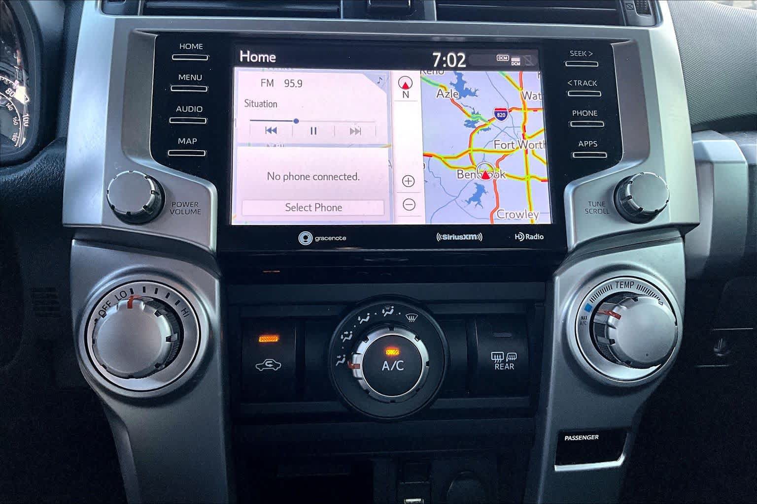 Used 2020 Toyota 4Runner SR5 AWD/4WD image 24