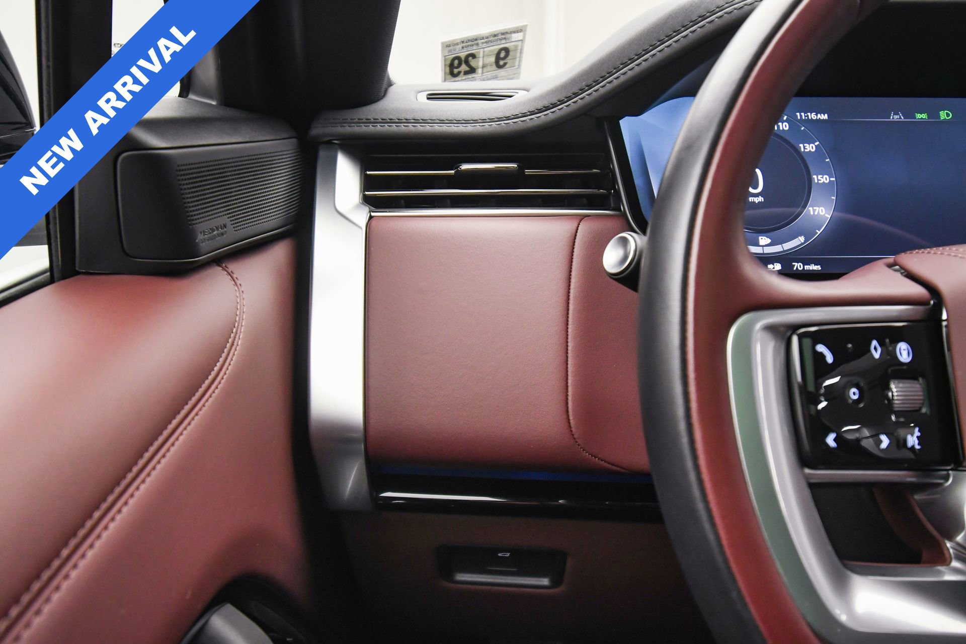 Used 2025 Land Rover Range Rover SE image 36