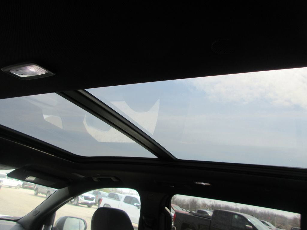 New 2026 GMC Acadia Elevation image 18