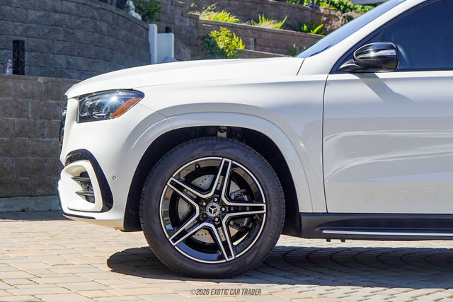 Used 2024 Mercedes-Benz GLS 450 4MATIC image 4