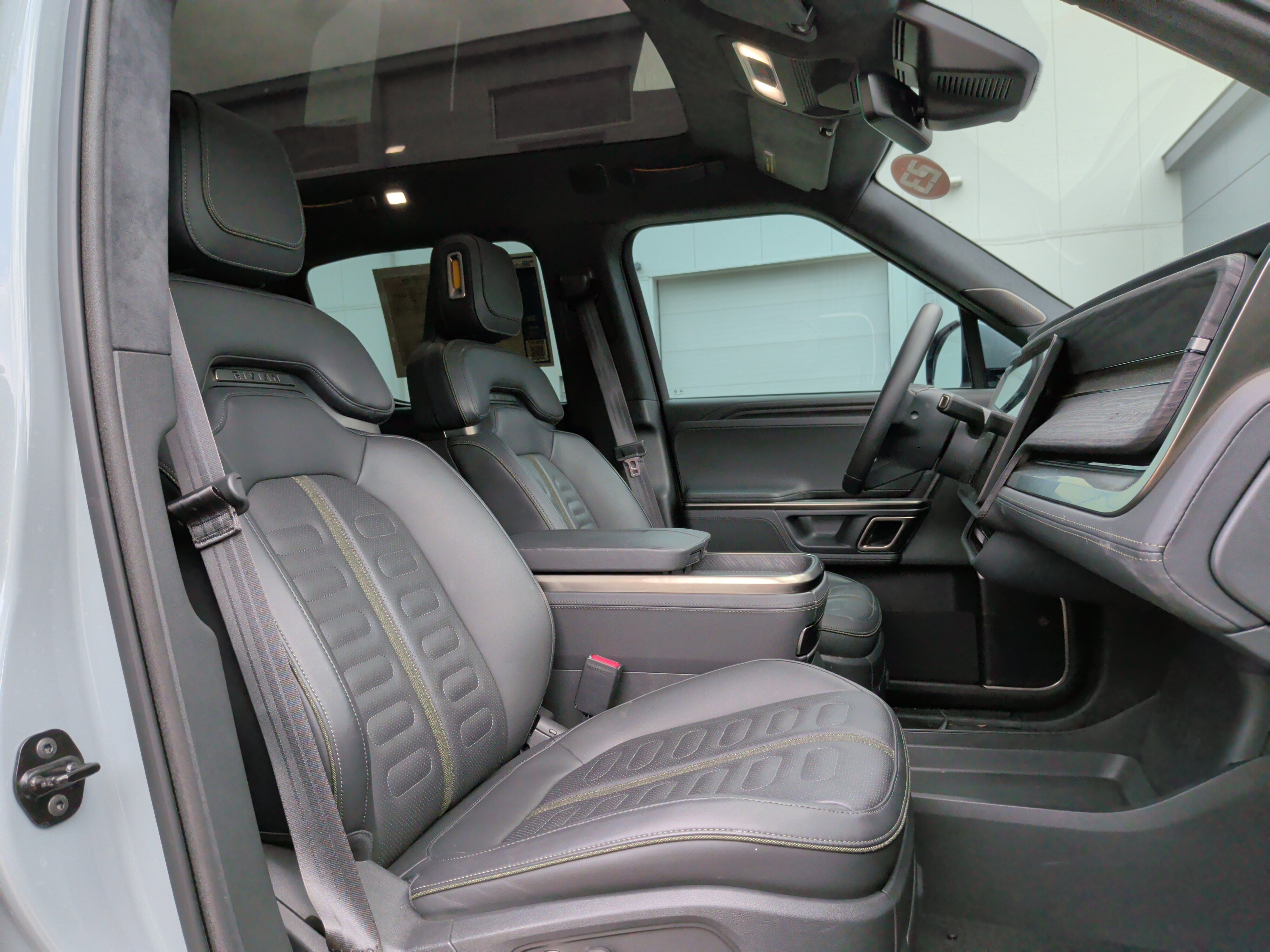 Used 2023 Rivian R1T Adventure image 32