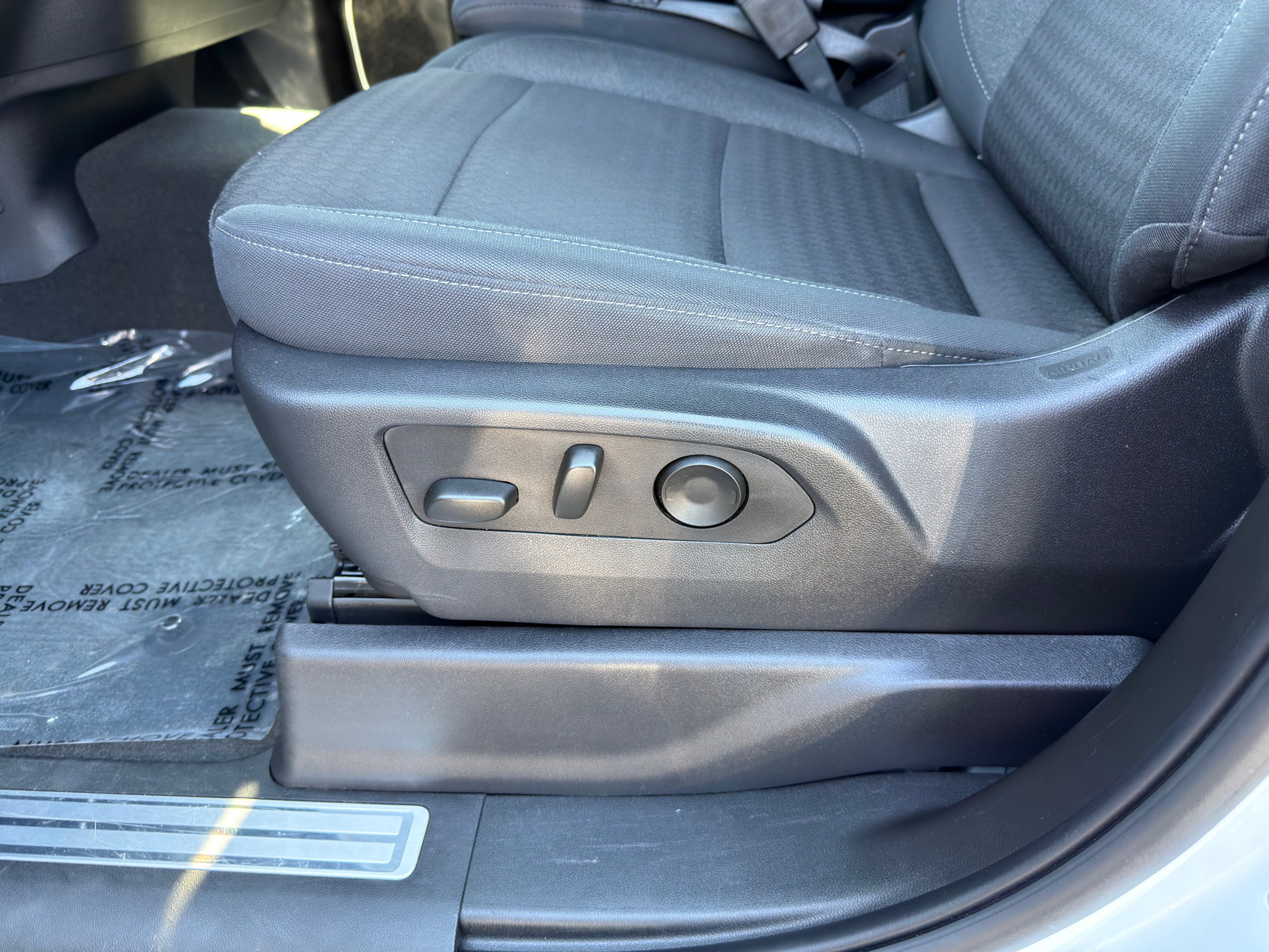 Used 2025 Chevrolet Silverado 2500 LT w/ Convenience Package image 29