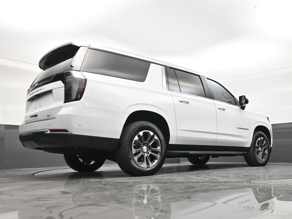 Used 2026 Chevrolet Suburban LT w/ Comfort Package RWD image 24
