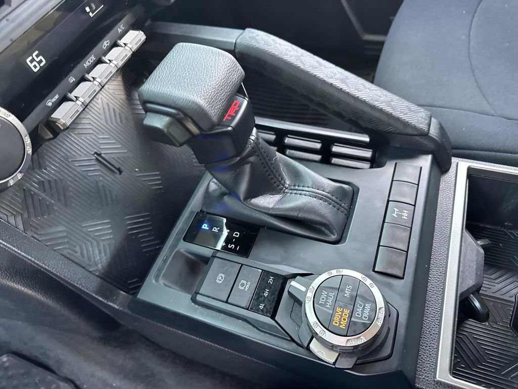 Used 2025 Toyota Tacoma TRD Off-Road image 17