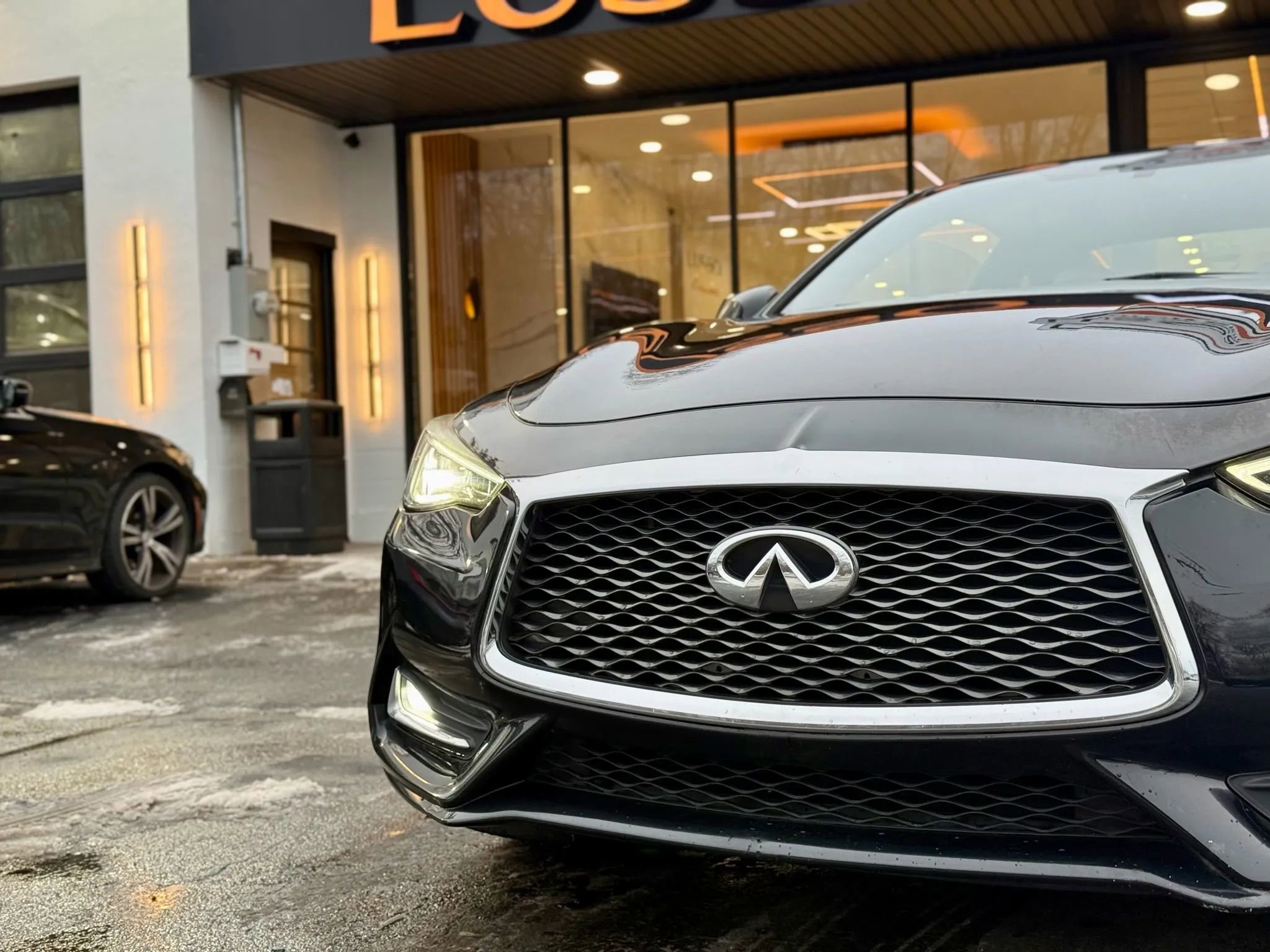 Used 2017 INFINITI Q60 3.0t w/ Cargo Package image 29