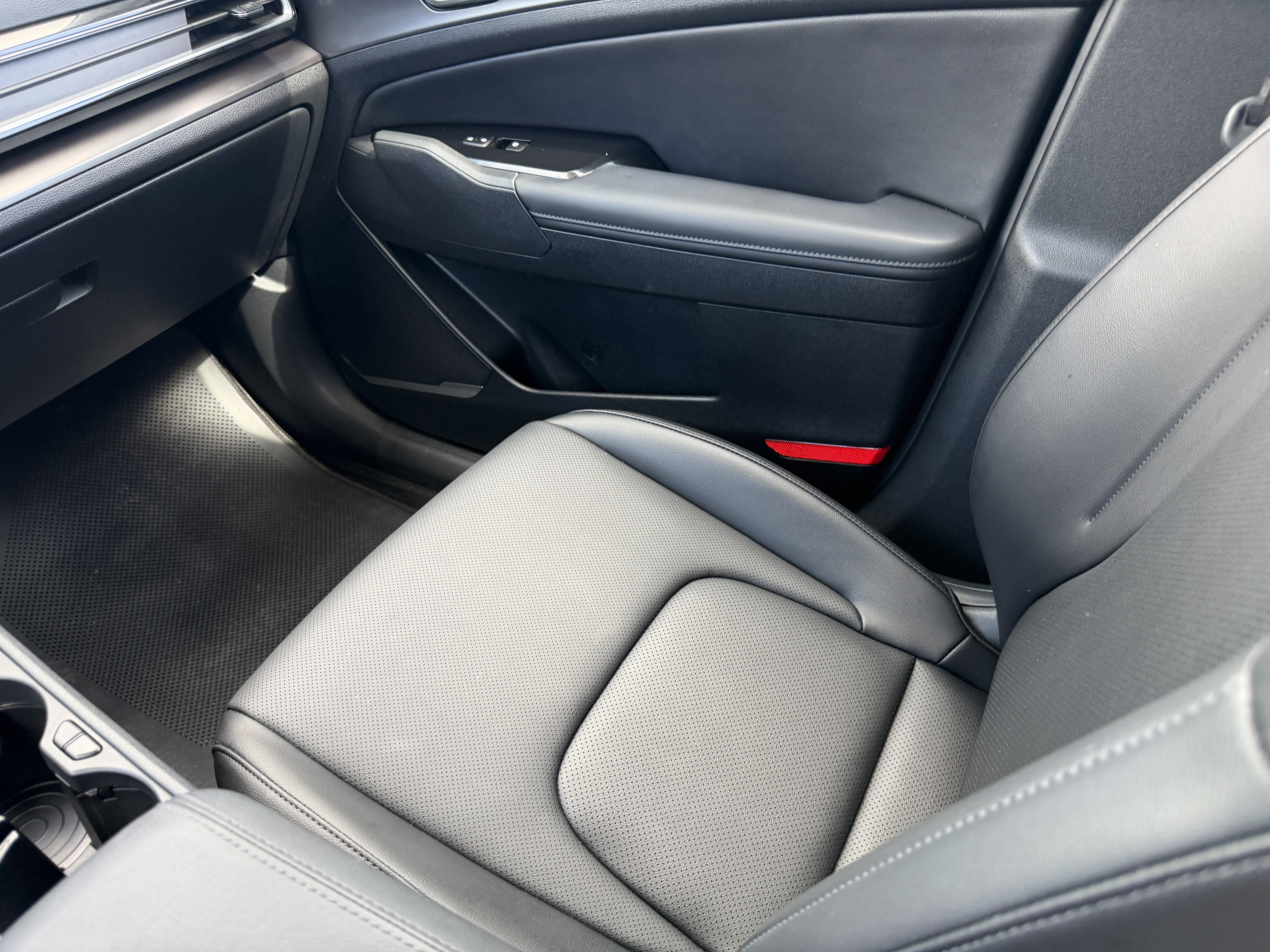 Certified 2024 Kia Sportage EX image 16