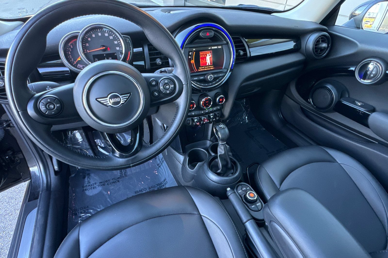 Used 2019 MINI Cooper 2-Door Hardtop w/ Signature Upholstery Package FWD image 13