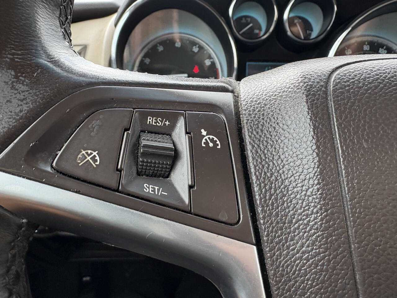 Used 2013 Buick Verano FWD image 8