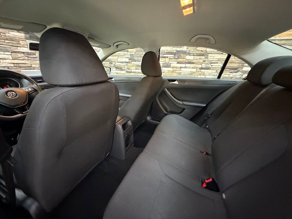 Used 2015 Volkswagen Jetta S image 25