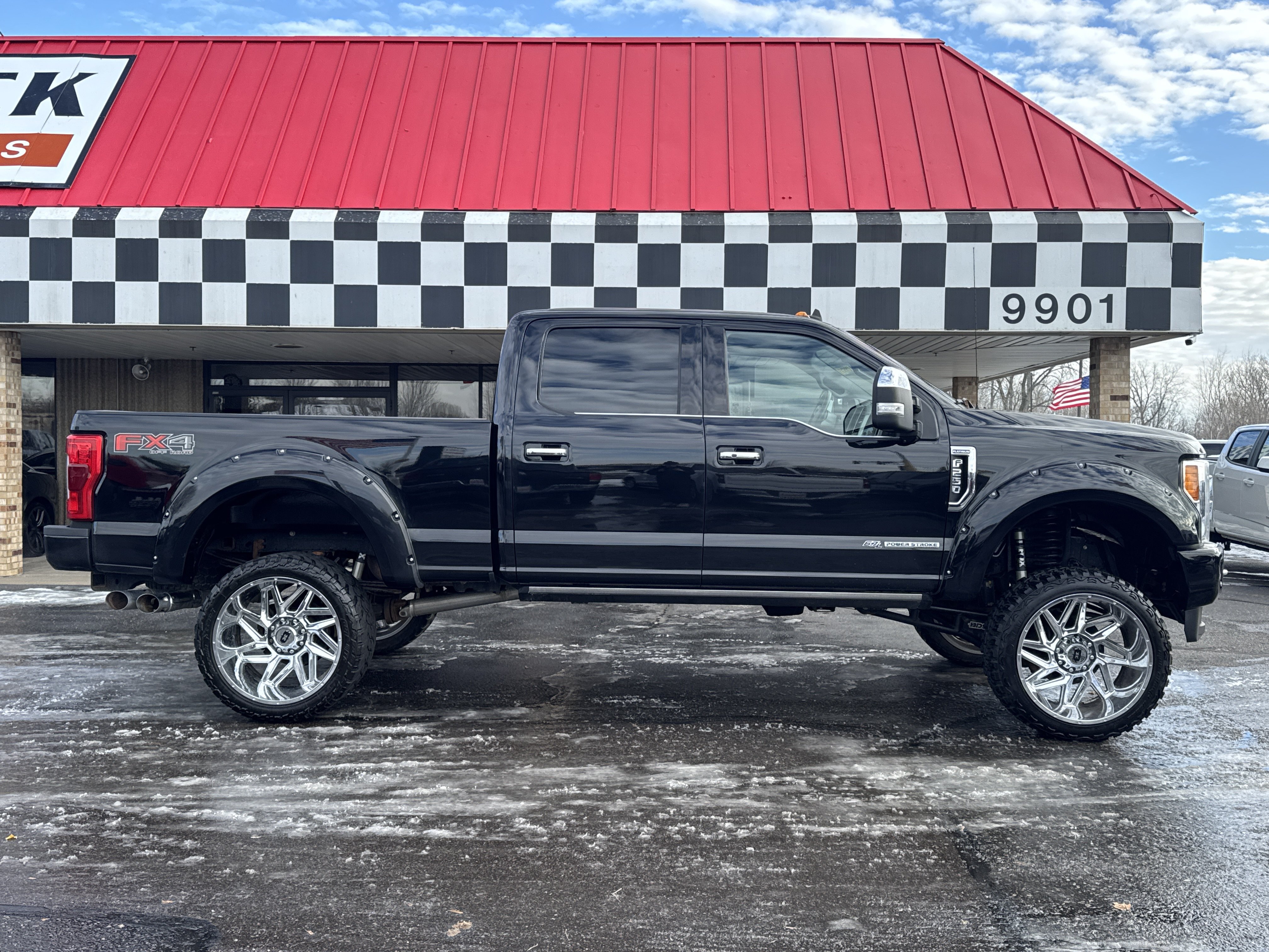 Used 2019 Ford F250 Platinum w/ Platinum Ultimate Package AWD/4WD image 8