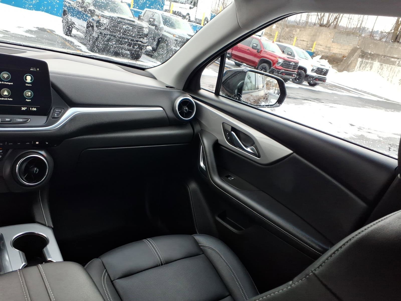 Used 2024 Chevrolet Blazer LT w/ Midnight/Sport Edition image 16