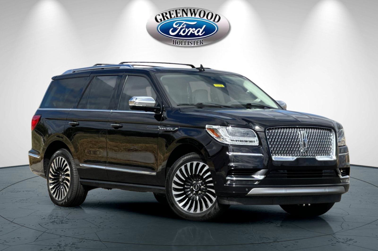 Used 2021 Lincoln Navigator Black Label w/ Cargo Convenience Package image 2