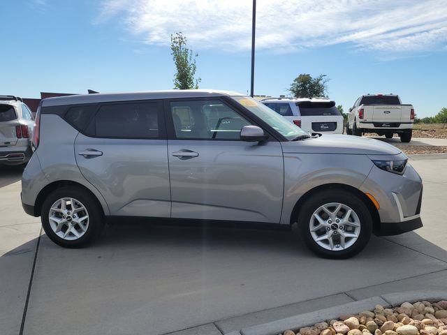 Certified 2025 Kia Soul LX w/ LX Technology Package FWD image 6