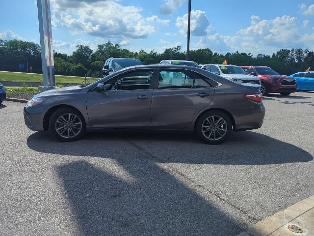 Used 2017 Toyota Camry SE FWD image 6