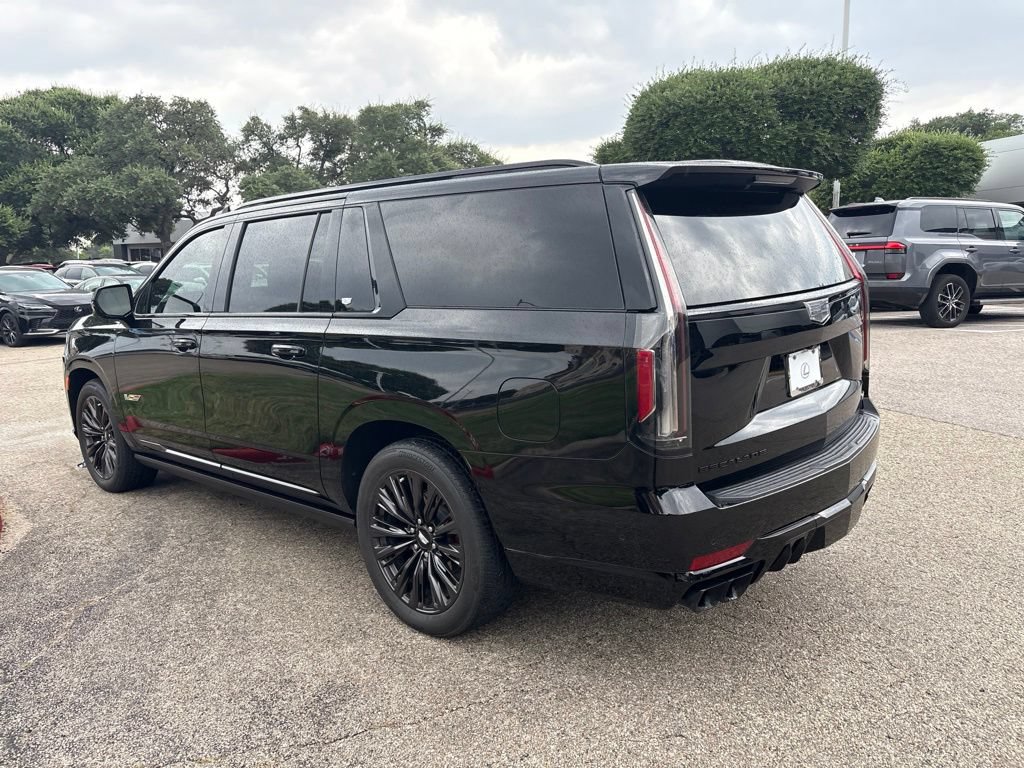 Used 2024 Cadillac Escalade ESV V w/ LPO, ONYX Package AWD/4WD image 3