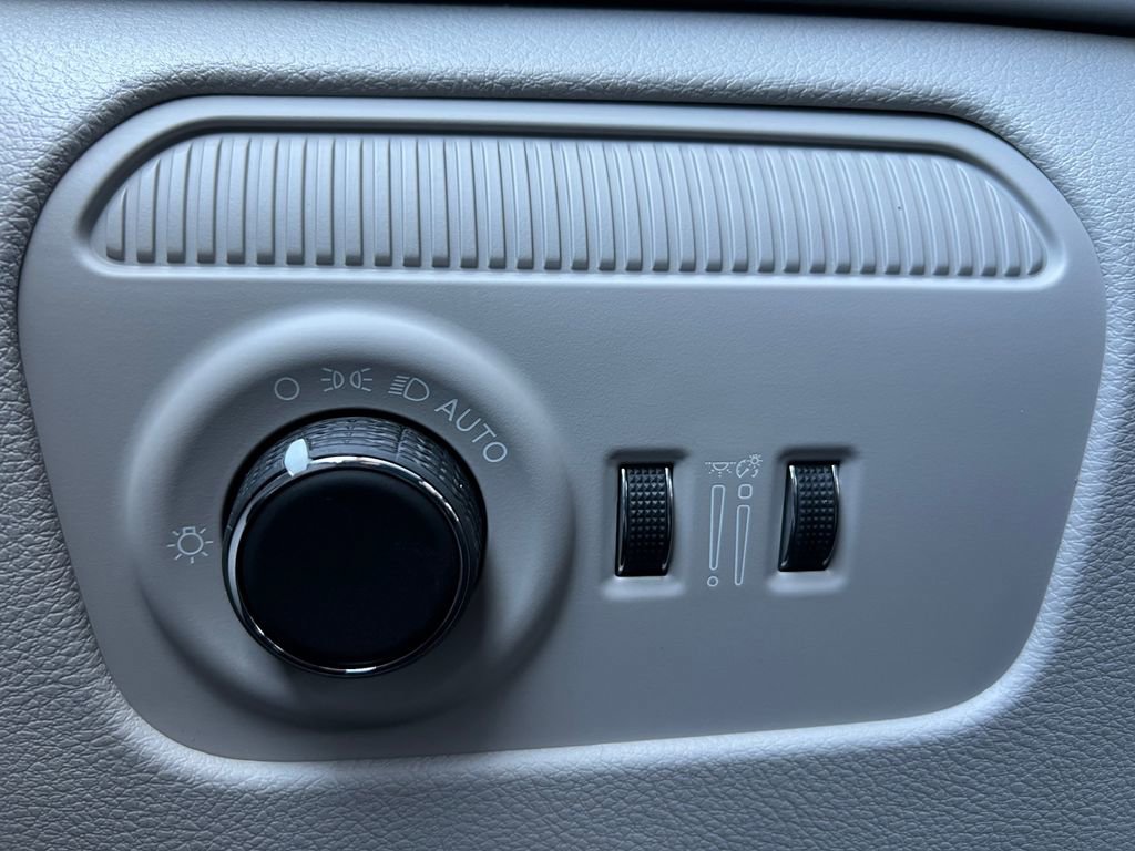 New 2026 Jeep Grand Wagoneer Summit image 12