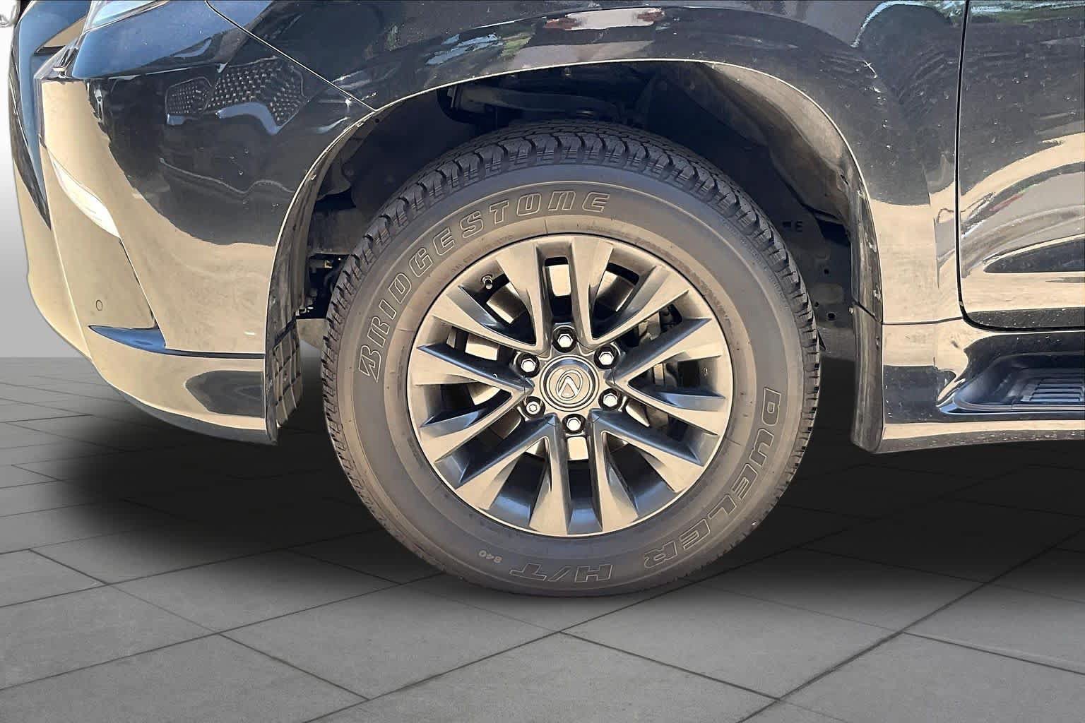 Used 2023 Lexus GX 460 Premium w/ Premium Package AWD/4WD image 10