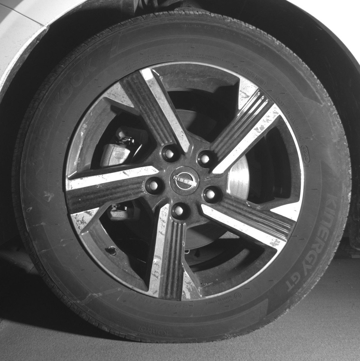 Used 2025 Nissan Sentra SV FWD image 12