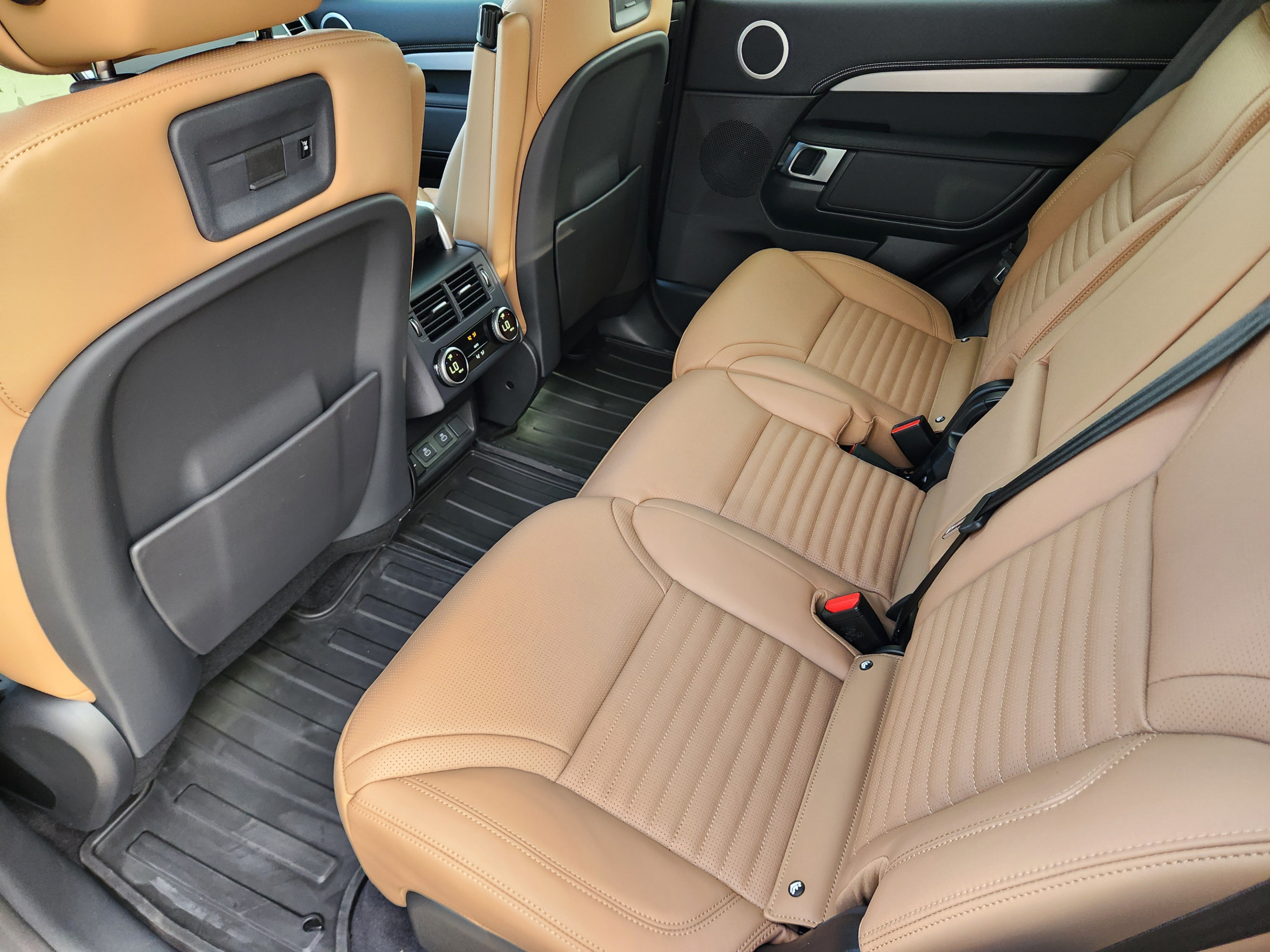 New 2026 Land Rover Discovery Limited Edition AWD/4WD image 26