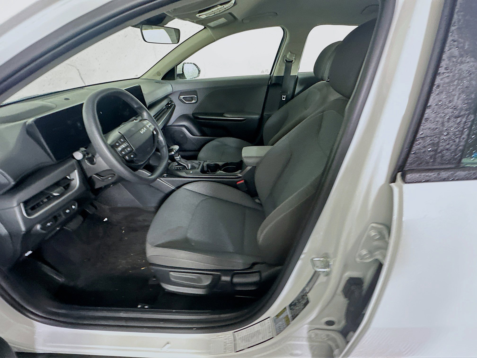 Used 2025 Kia K4 LXS image 13