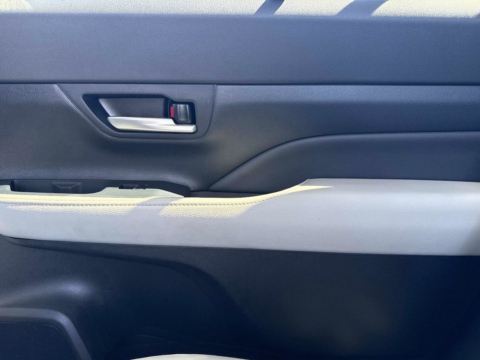 Used 2024 Toyota Grand Highlander Limited image 18